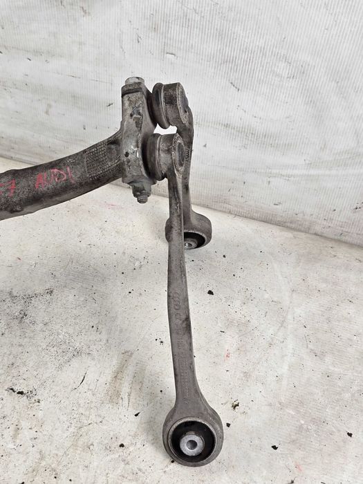 Zwrotnica prawa przednia przód 8k0407258l AUDI A4 B8 A5 LIFT 11-15 Q5 8R A6 C7