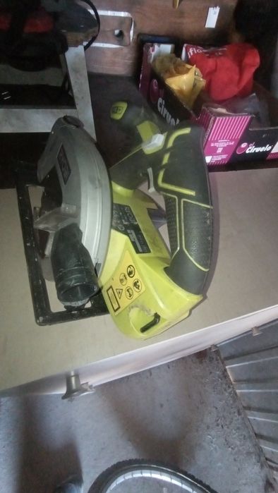 Pilarka Ryobi RWSL 1801