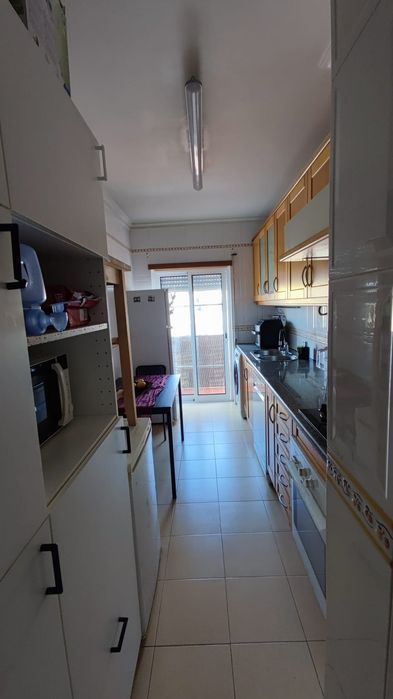 Apartamento T2 com garagem fechada