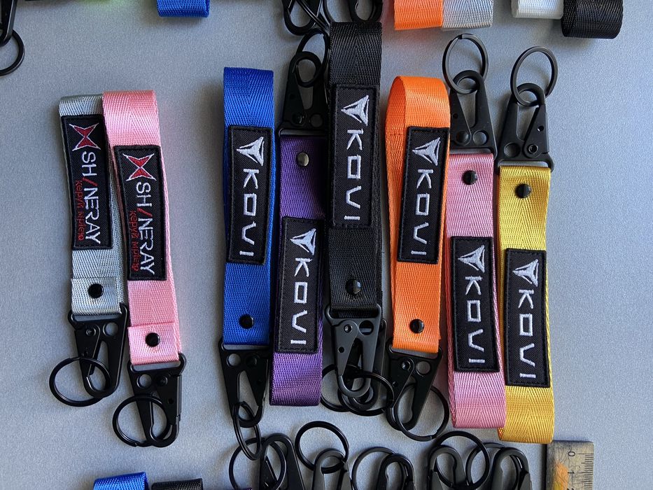 Брелок ,поводок, ,ключі,мустанг геон