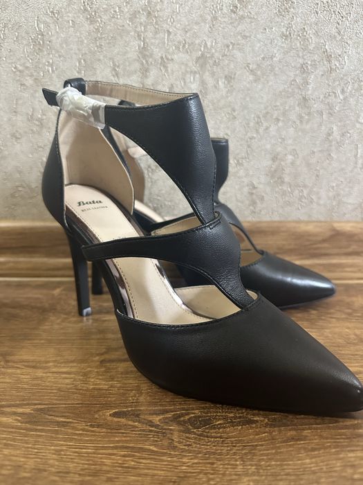 Жіноче взуття Bata Італія шкіра