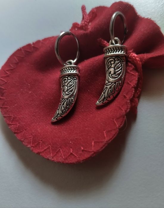 Сережки з тибетським іклом