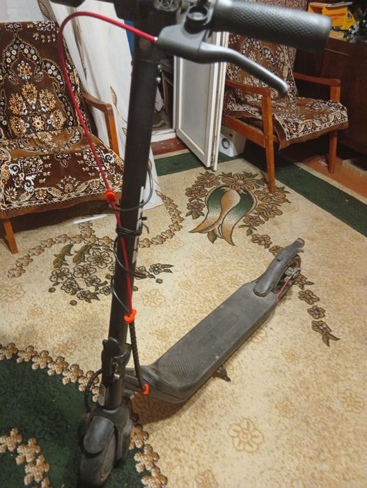 Продам електросамокат.