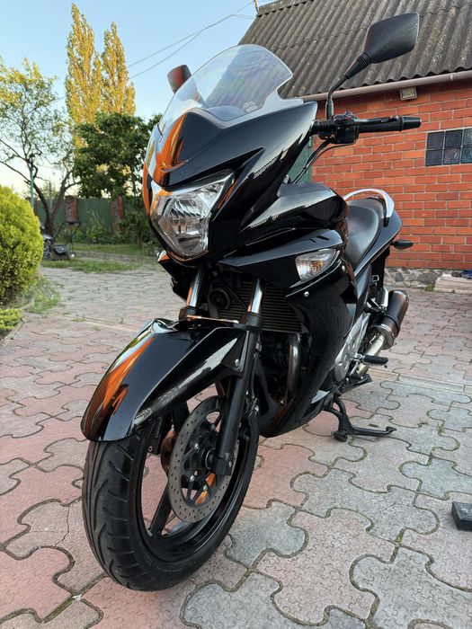 Мотоцикл Suzuki GSR250 розмитнений