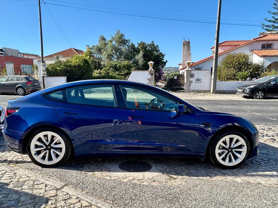 Tesla Model 3 –  2023 -  33700 km