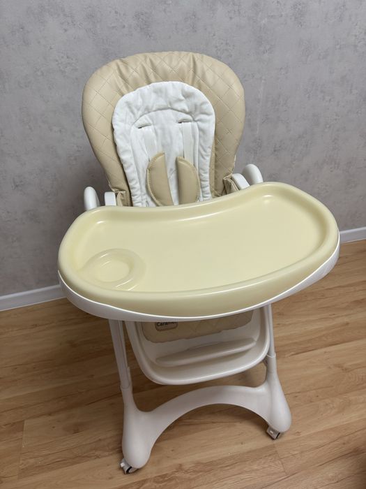 Продам дитячий стільчик для годування carrello