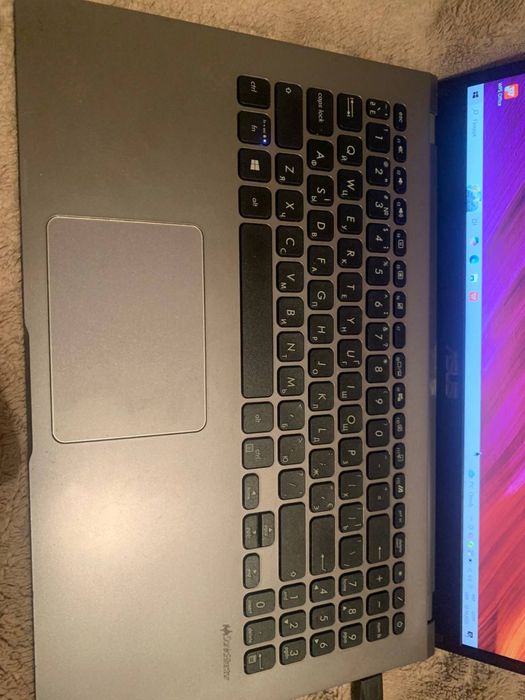 Ноутбук ASUS.
