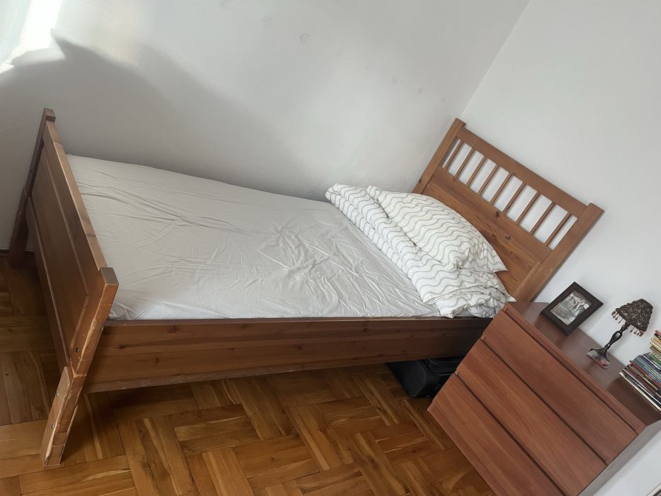 Łóżko z materacem 90x200