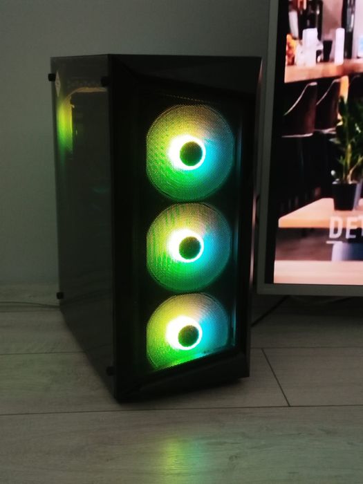 Komputer Gaming Ryzen 5 5600/16GB RAM DDR4/AMD Radeon RX7600