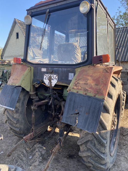 Трактор МТЗ  82   з погрузчиком 2004 рік . Терміновий продаж !!!