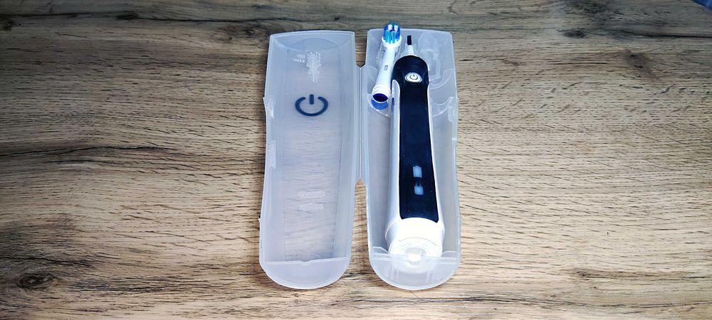 Электрическая зубная щетка Oral-B Braun PRO 750 black