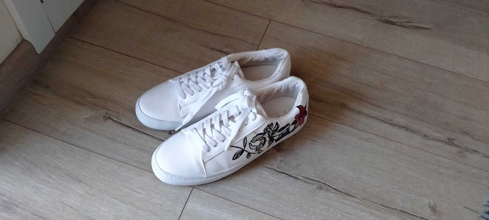 Sapatilhas brancas Zara tamanho 38