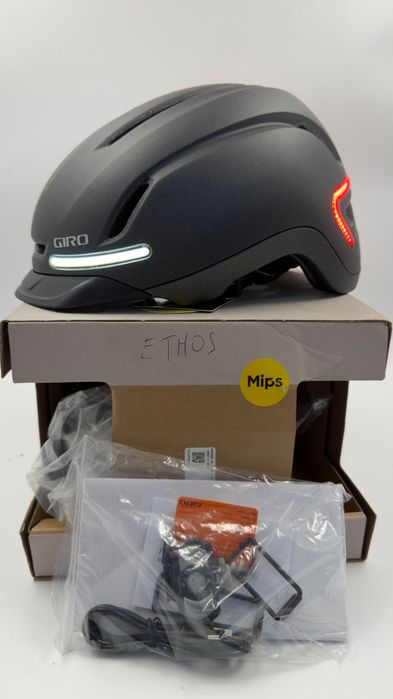 Nowy Kask Rowerowy Giro Ethos Mips r. M (55-59cm)