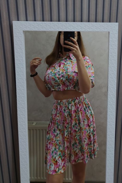 Komplet spódniczka+ crop top koszula M