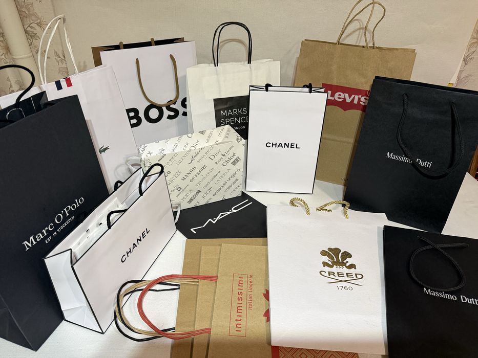 Подарункові пакети Boss Chanel Creed Levis