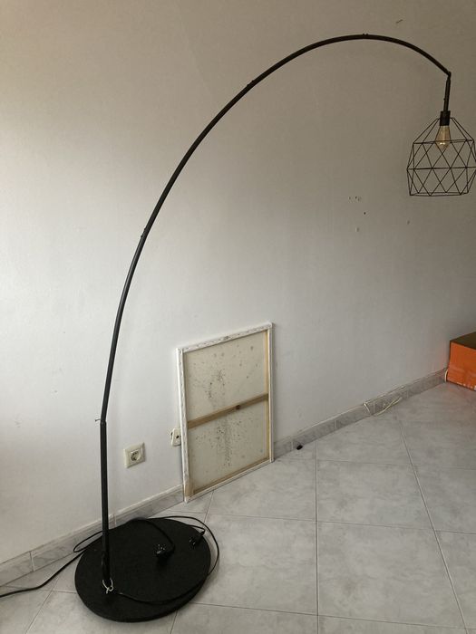 Candeeiro IKEA Scaftet com abajur preto metalico