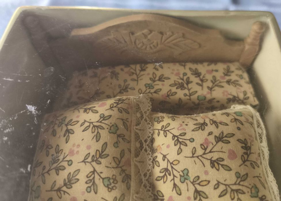 Cama de boneca - ainda selada