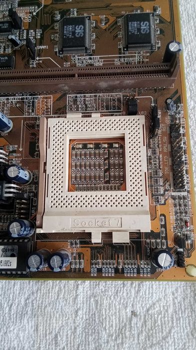 [PC Vintage] Motherboard socket 7 - FIC  PT-2006