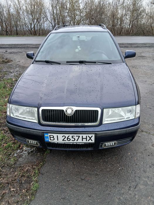 Продам шкоду тур універсал 2001рік авто харошому стані