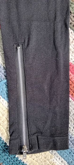 Legginsy z zameczkami Atmosphere 42/44.