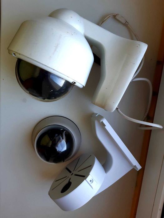 Настінний тримач для купольних камер.