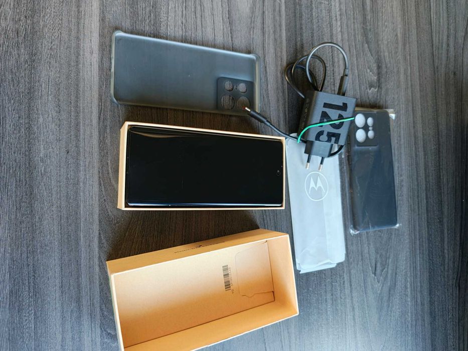 Motorola edge 50 pro jak nowa