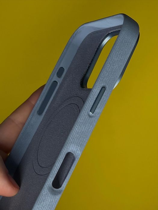Чохол на iPhone 16 Pro