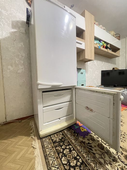 Продам холодильник