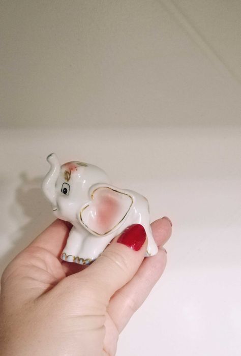 Porcelanowy słonik na szczęście