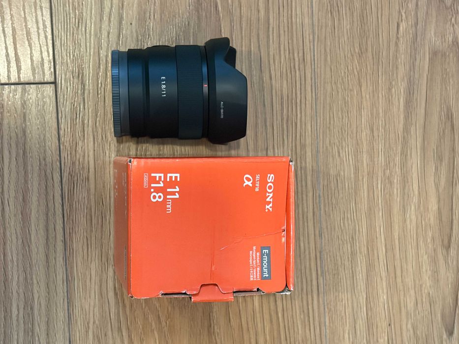 Sony E 11mm f/1.8 - Como Nova