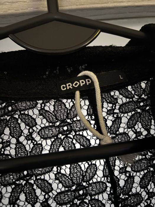 Czarna sukienka z koronką cropp
