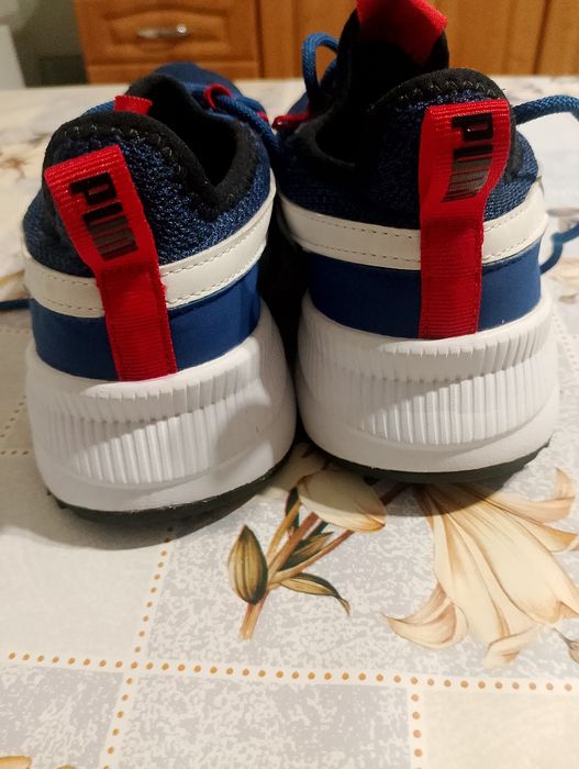 Buty sportowe uniwersalne Puma rozmiar 39 wkładka 25