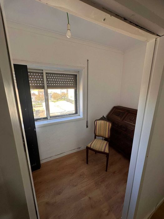 Alugo quarto suite em t3