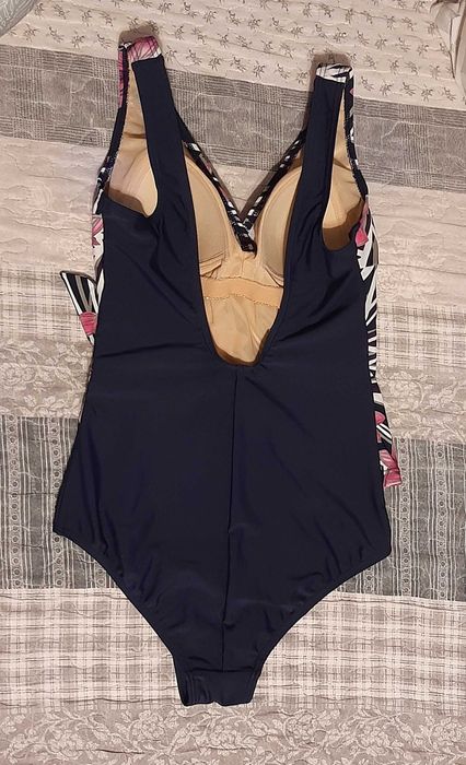 Strój kąpielowy jednoczęściowy Naturana granatowy kwiaty