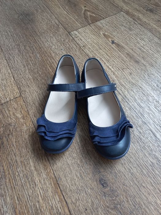 Фірмові кожані туфлі р.30, 19см.