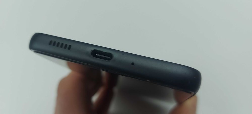 Samsung A33 5g 6/128GB black restartuje się