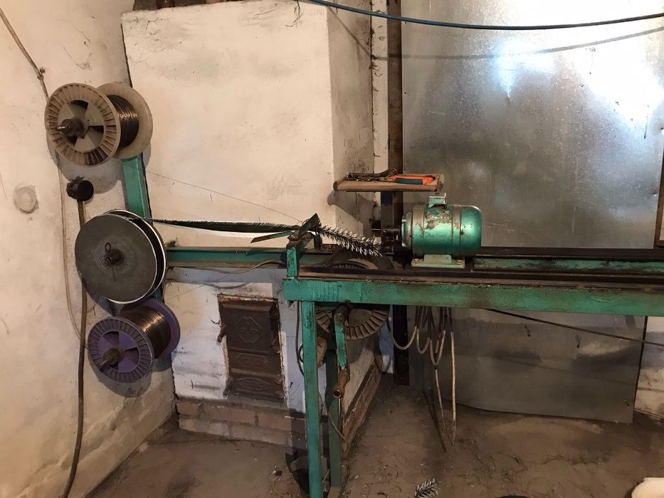 Верстат для виробництва штучних ялинок і хвої