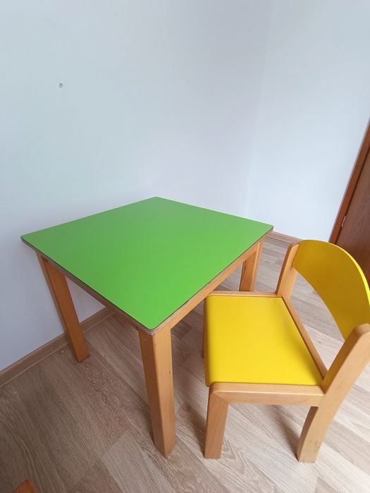 Dziecięcy stolik z krzesełkiem, drewno bukowe