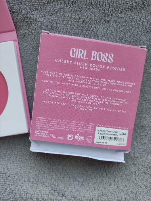 Zestaw kosmetyków róż, konturówka, błyszczyk Miyo