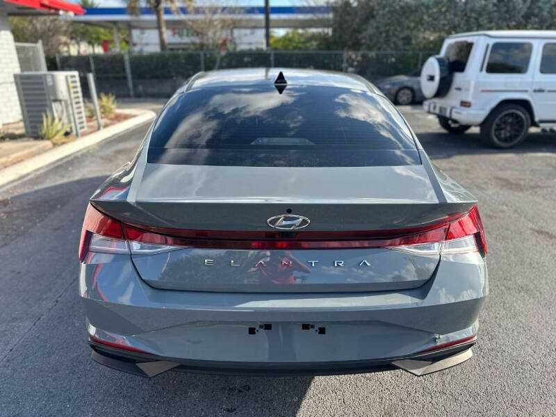2022 Hyundai Elantra SEL
