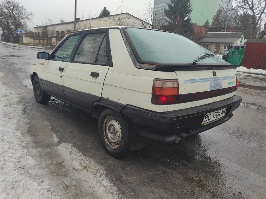 Рено 11  1.7 бензин