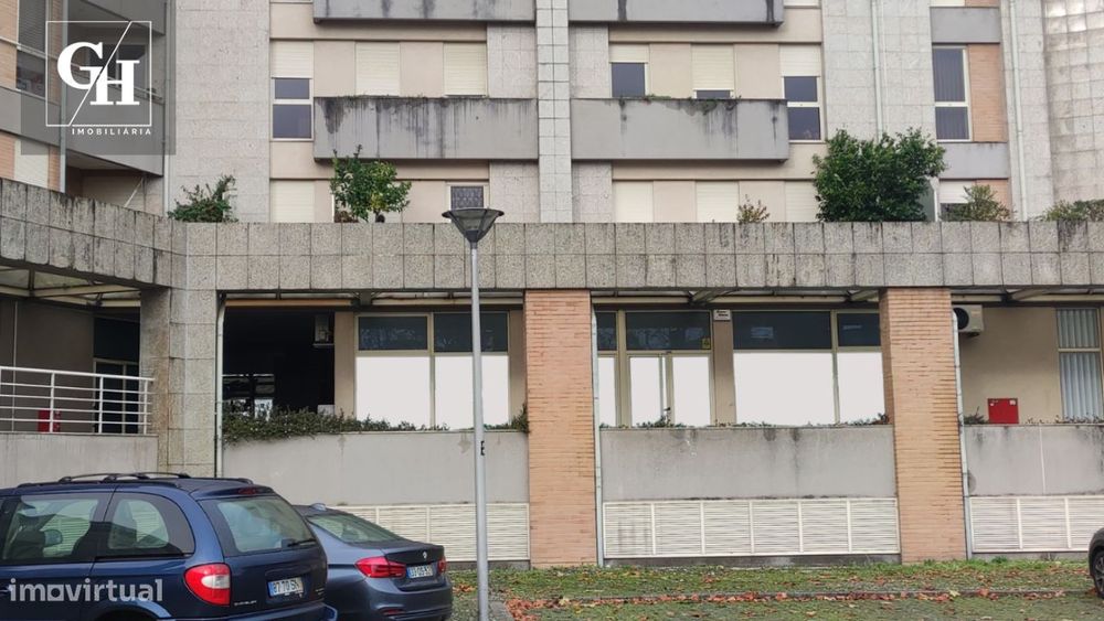 2 lojas no centro/arrendada por 300€