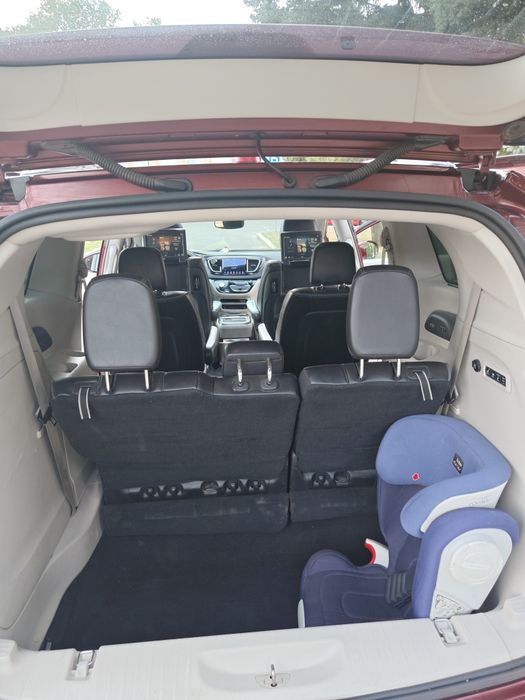 Chrysler pacifica