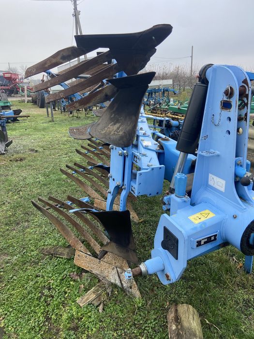 Плуг оборотний 5+1 корпусний