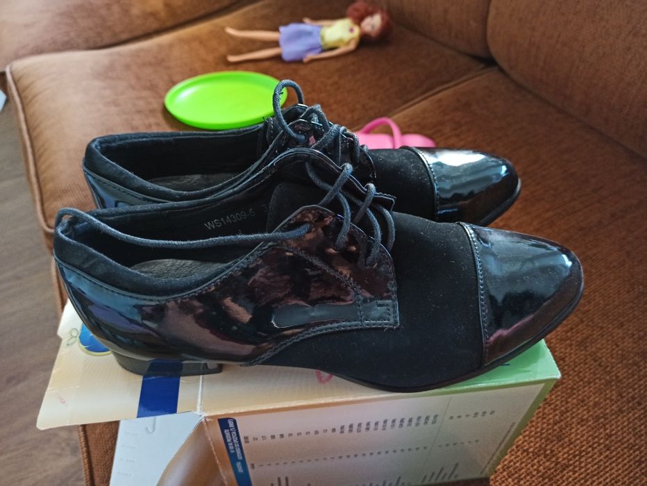 Lakierki półbuty 39 ccc buty
