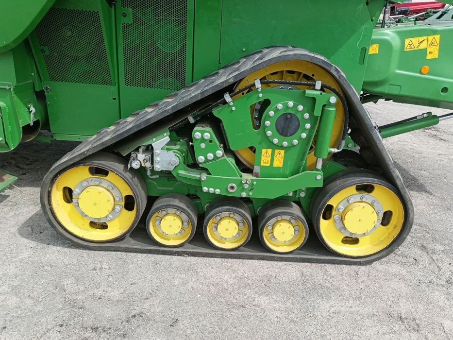 Комбайн John Deere S690i Продаж