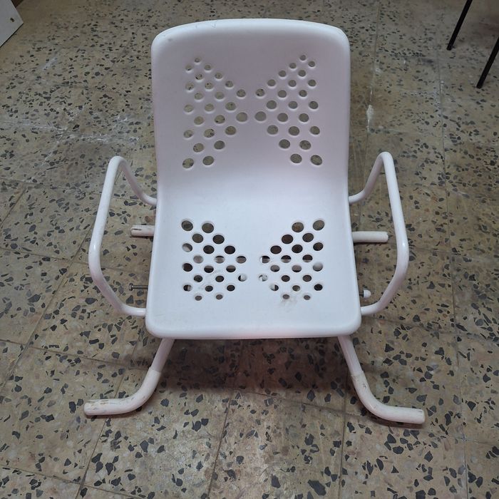 Cadeira giratoria de apoio para banheira