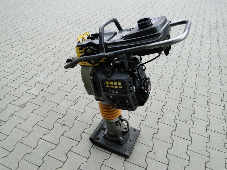 Skoczek stopa zagęszczarka gruntu BOMAG BT 60/4 HONDA WACKER sprowadzony Germany