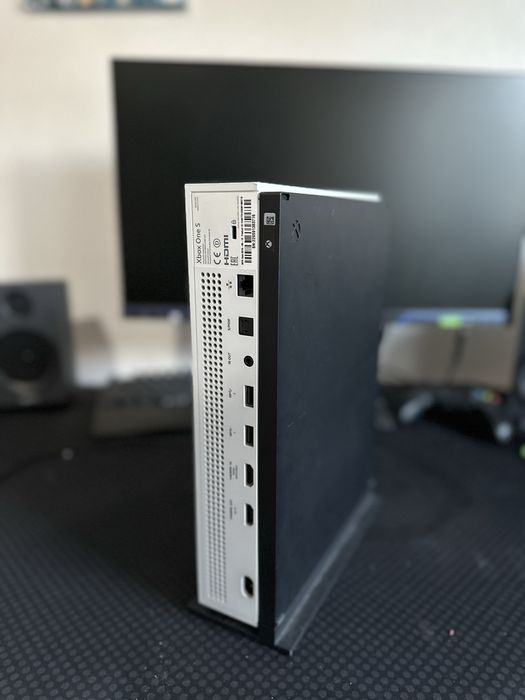 Vendo Xbox one S