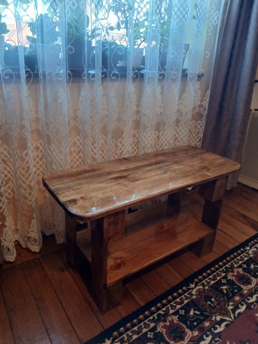 Журнальний столик -або під телевізор